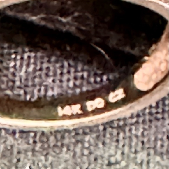 Elegant Gold Marquise Cut stamped 14k gold CZ stamped wide band ring sz 6 - Picture 4 of 5